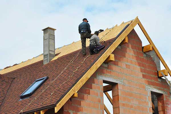 6 Benefits Of Hiring A Local Roofing Company In The Chicago Suburbs